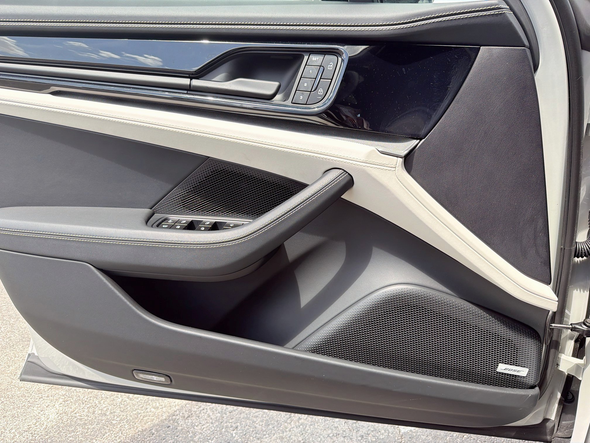Used 2026 Chalk Porsche 4 E-Hybrid image 22