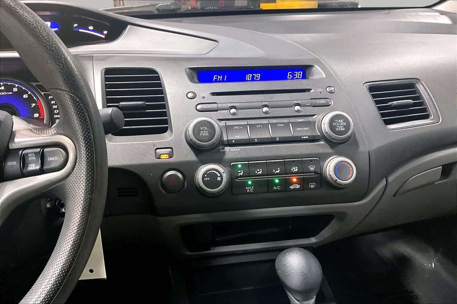 Used 2011 Alabaster Silver Metallic Honda EX image 6