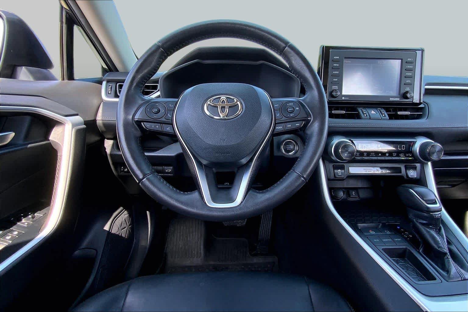 Used 2021 Magnetic Gray Metallic Toyota XLE Premium image 6