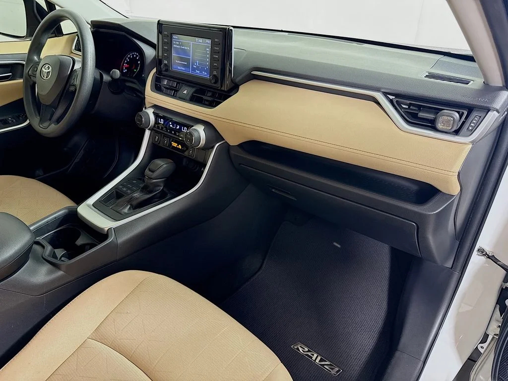 Used 2019 Super White Toyota XLE image 28