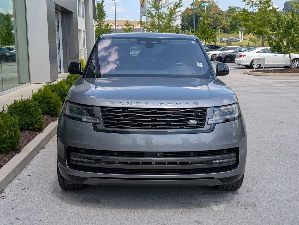 New 2023 Eiger Grey Land Rover SE image 10