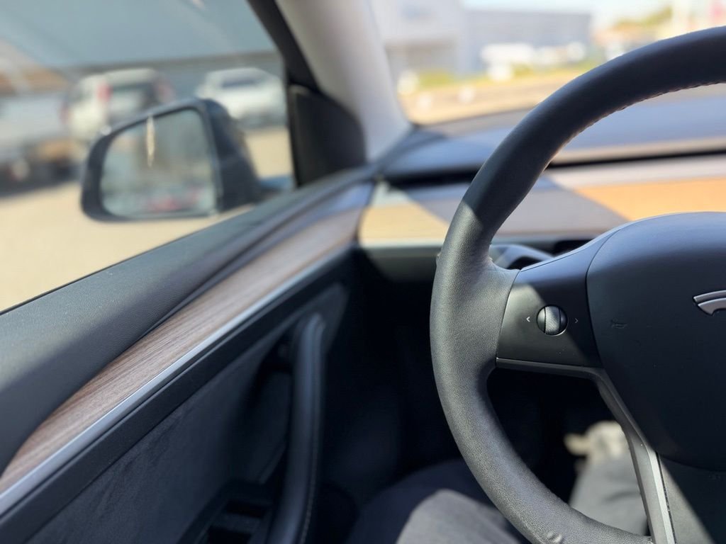 Used 2023 Midnight Silver Metallic Tesla Long Range image 7