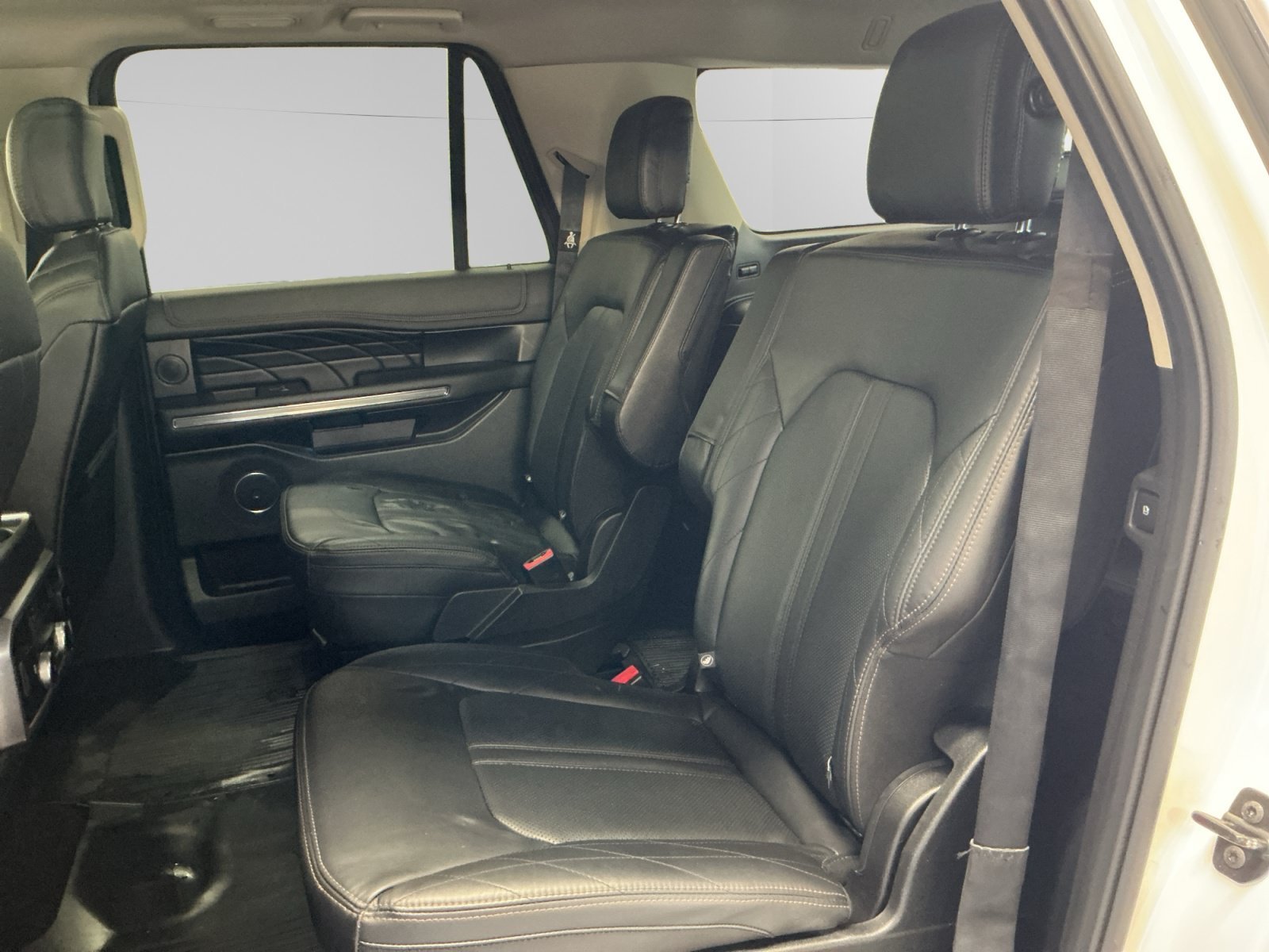 Used 2018 White Ford Platinum image 13