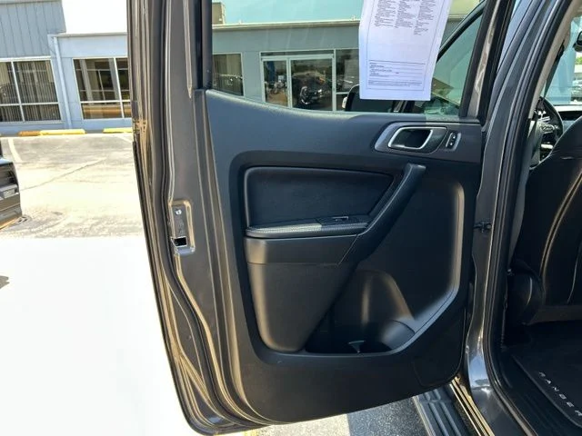 Used 2019 Magnetic Ford Lariat image 19
