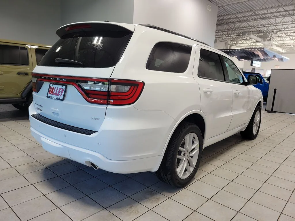 New 2026 White Knuckle Clear-Coat Exterior Paint Dodge GT Plus image 7