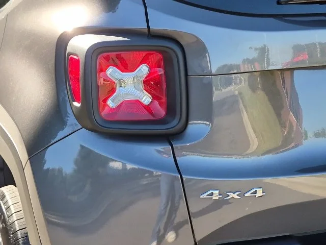 Used 2018 Gray Jeep Sport image 21