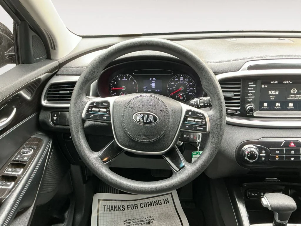 Used 2019 Black Kia L image 11
