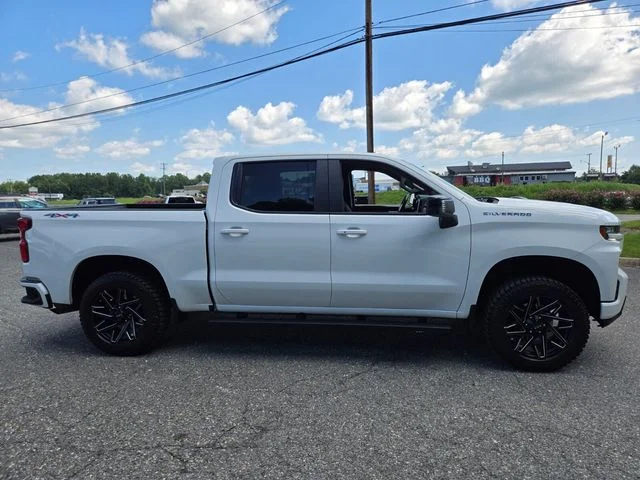 Used 2021 White Chevrolet RST image 9