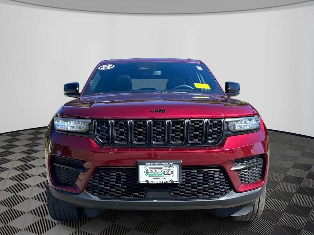 Used 2023 Red Jeep Altitude X image 8