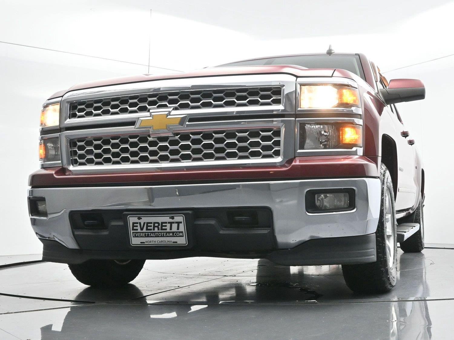 Used 2015 DEEP RUBY METALLIC Chevrolet LT image 40