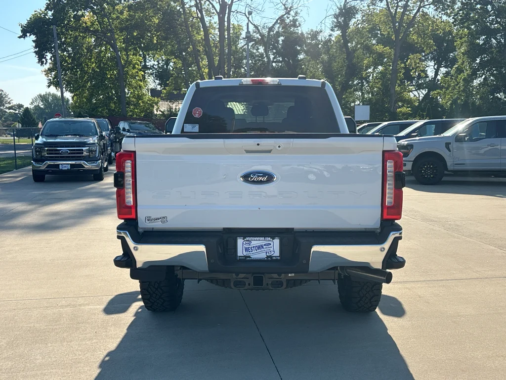 New 2026 Oxford White Ford F-250® XLT image 5