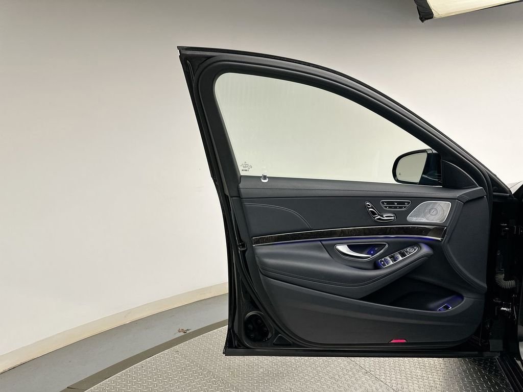 Used 2015 Black Mercedes-Benz S 550 image 21