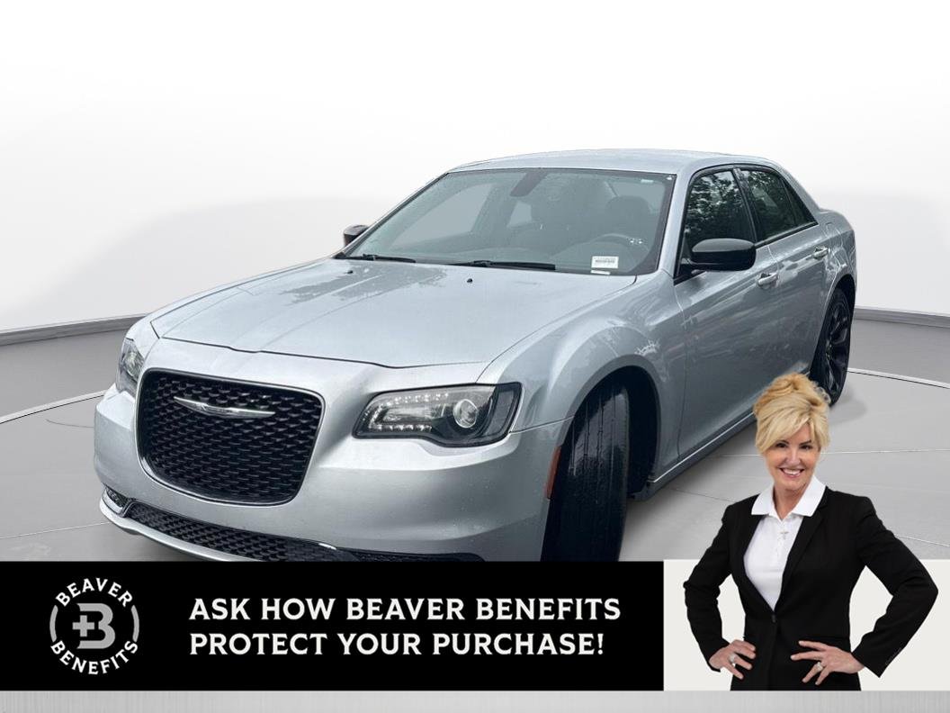2019 Chrysler 300 Touring's photo