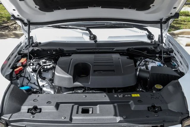 New 2026 White Land Rover S image 61