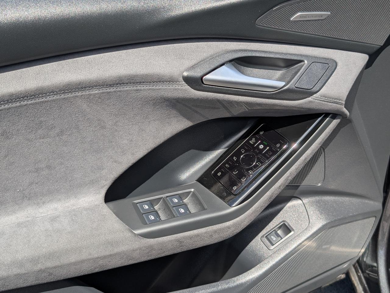 New 2027 Daytona Gray pearl effect Audi Premium Plus quattro image 9