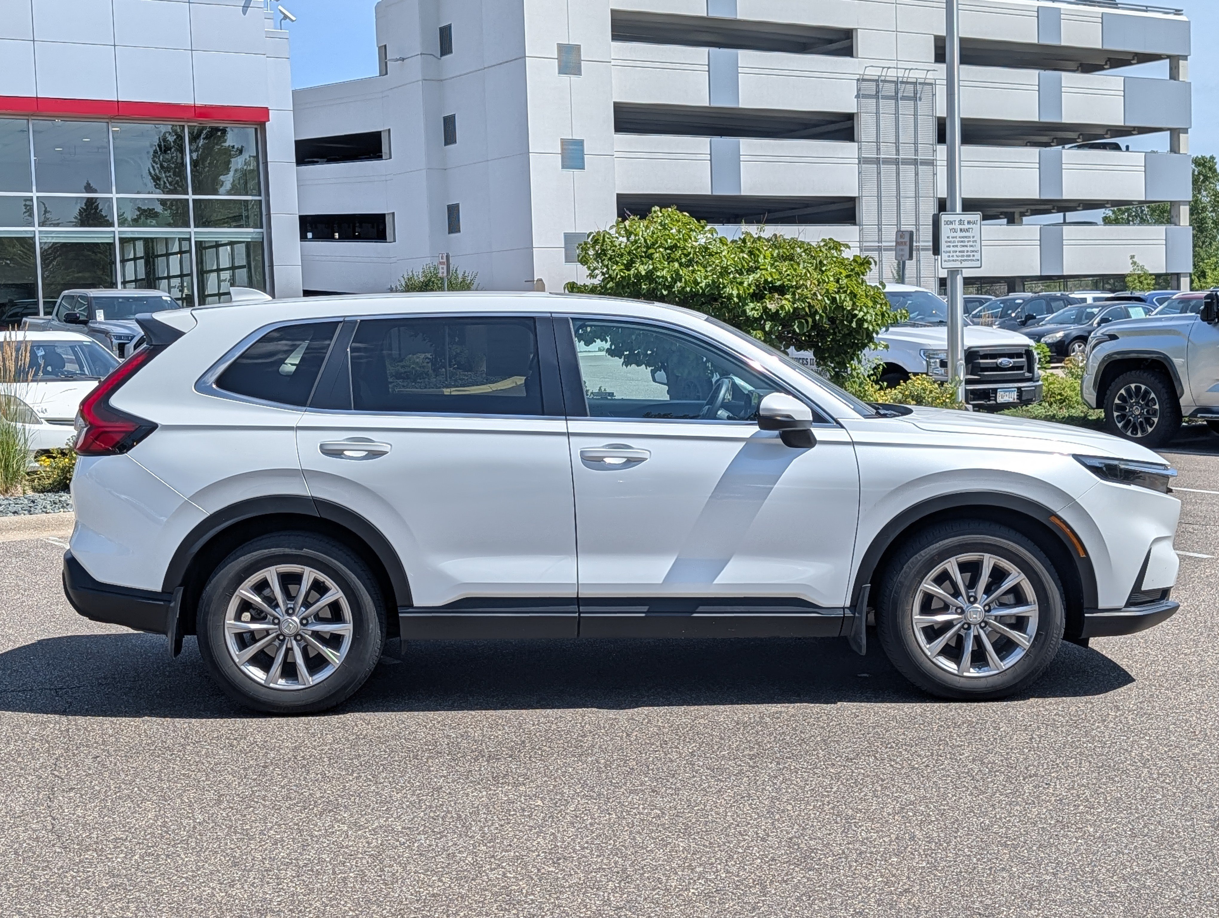 Used 2023 Platinum White Pearl Honda EX image 8