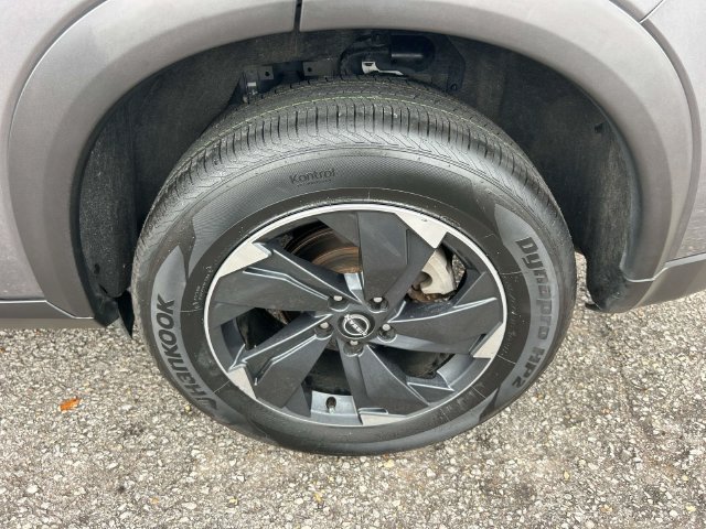 Used 2025 Gray Nissan SV image 12