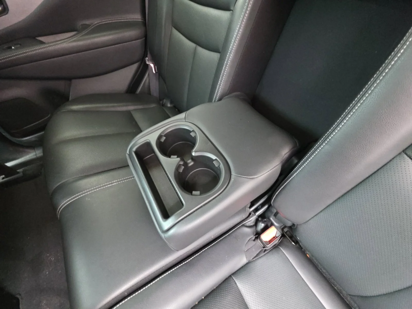 Used 2021 Gray Nissan SL image 16