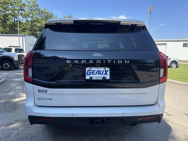 Certified Used 2025 Oxford White Ford Active image 13