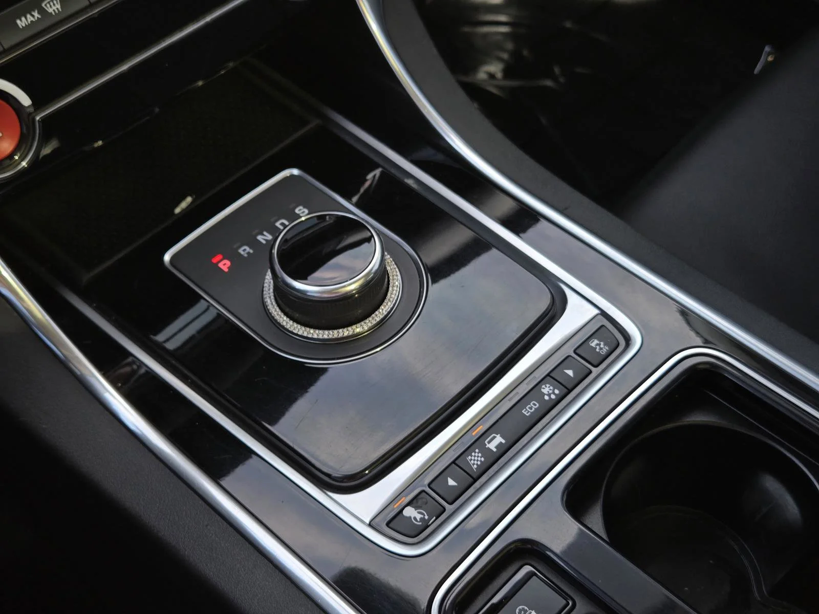 Used 2017  Jaguar 35t Premium image 22