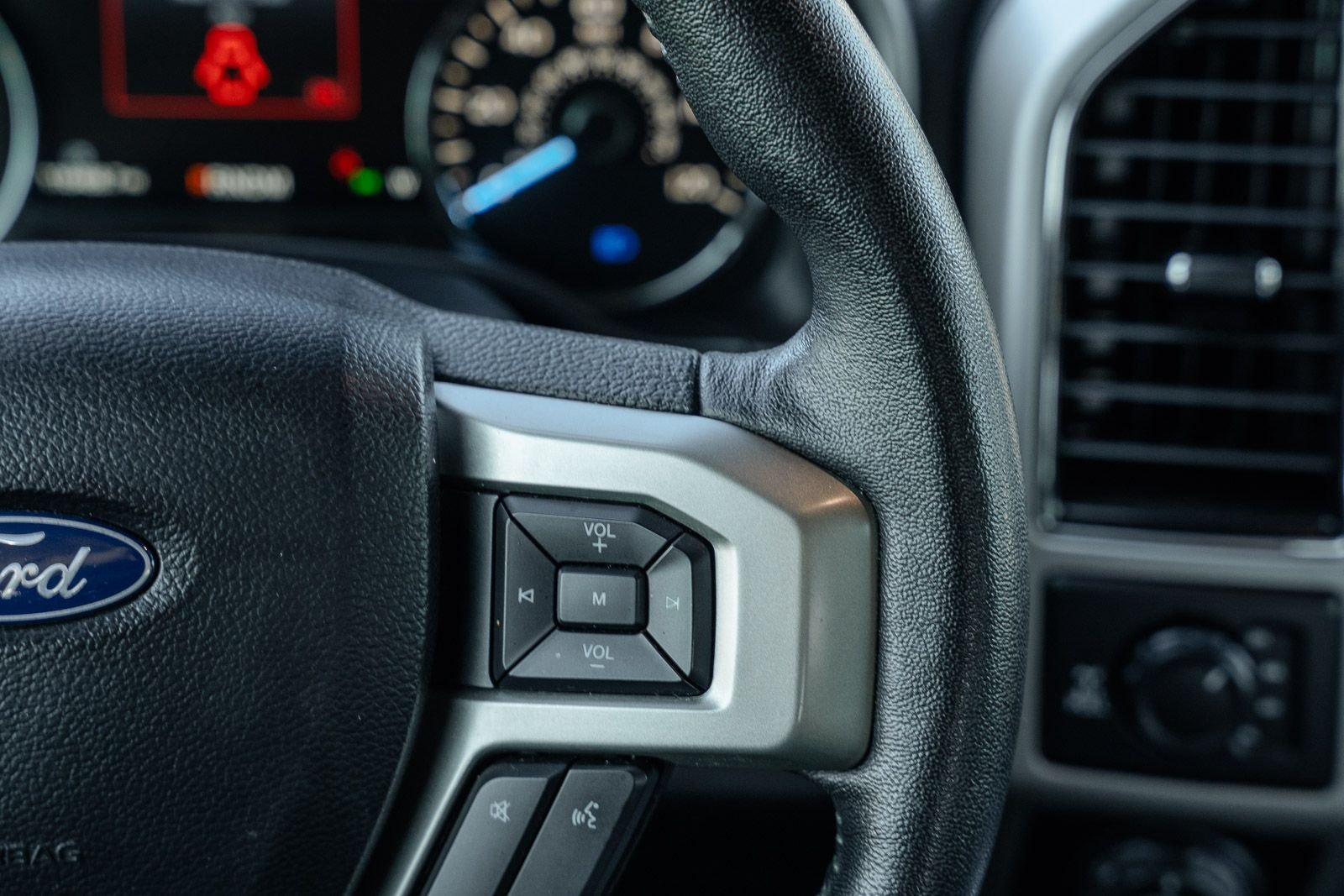 Certified Used 2020 White Ford Lariat image 31