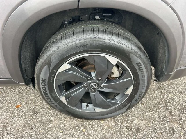 Used 2025 Gray Nissan SV image 12
