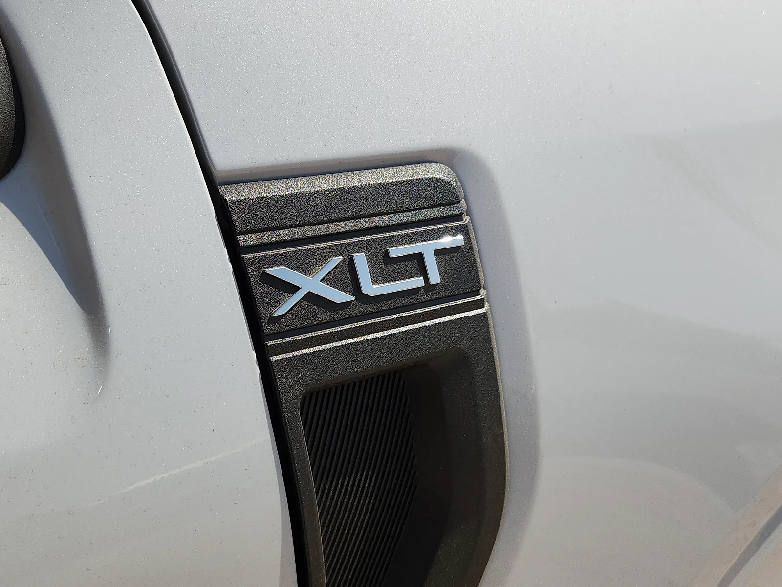 New 2026 Space White Metallic Ford XLT image 10