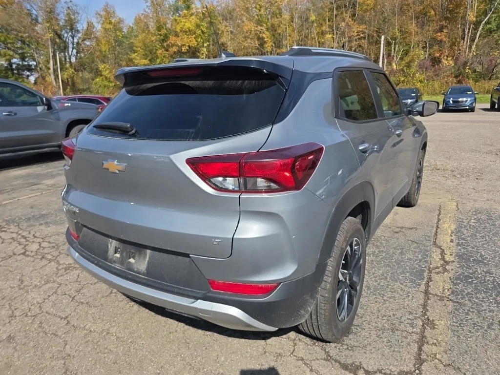 Used 2023 STERLING GRAY METALLIC Chevrolet LT image 7