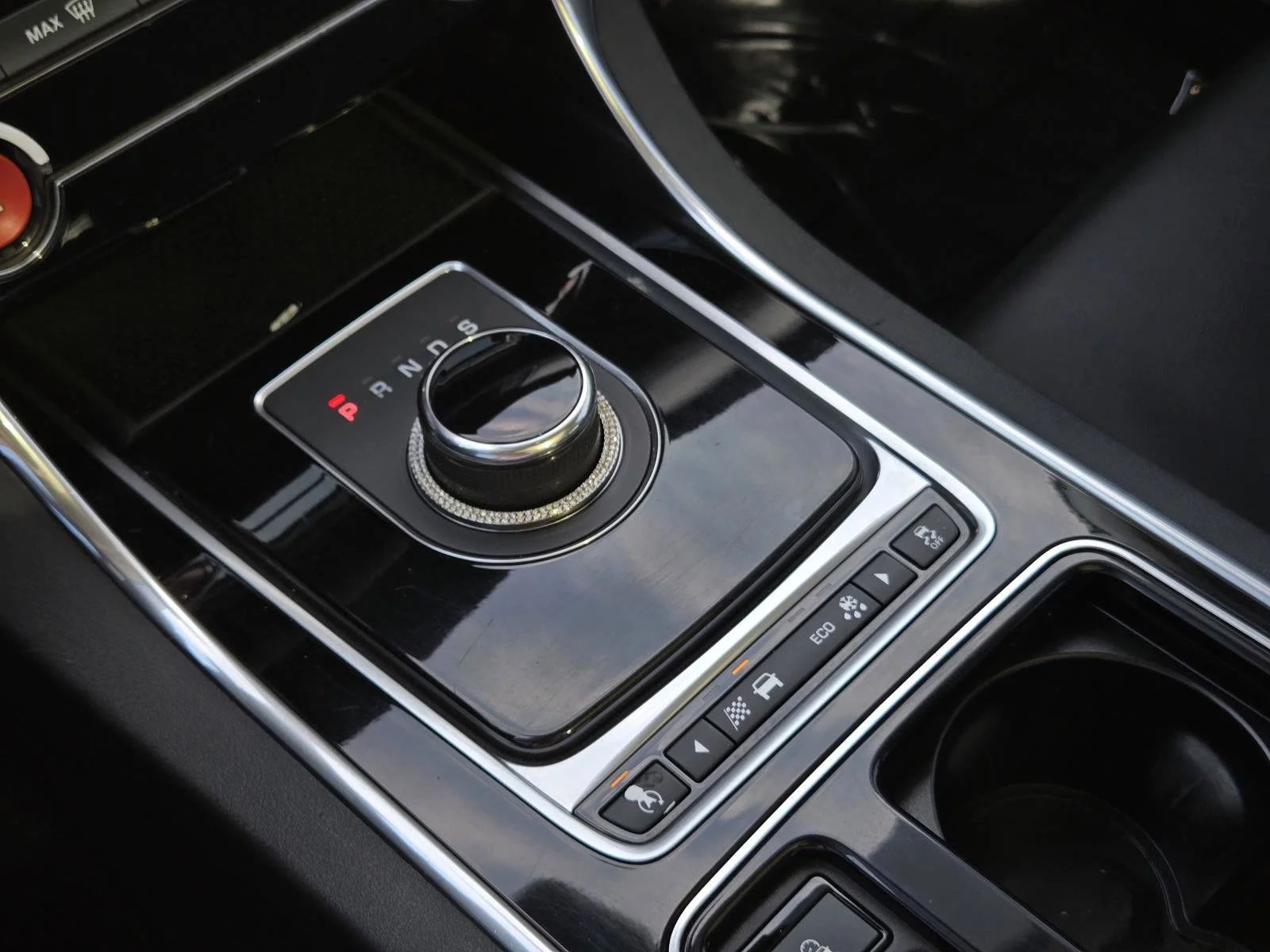 Used 2017  Jaguar 35t Premium image 22