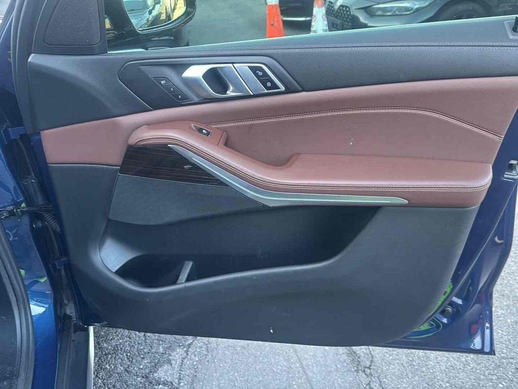Used 2020 Blue BMW xDrive40i image 12