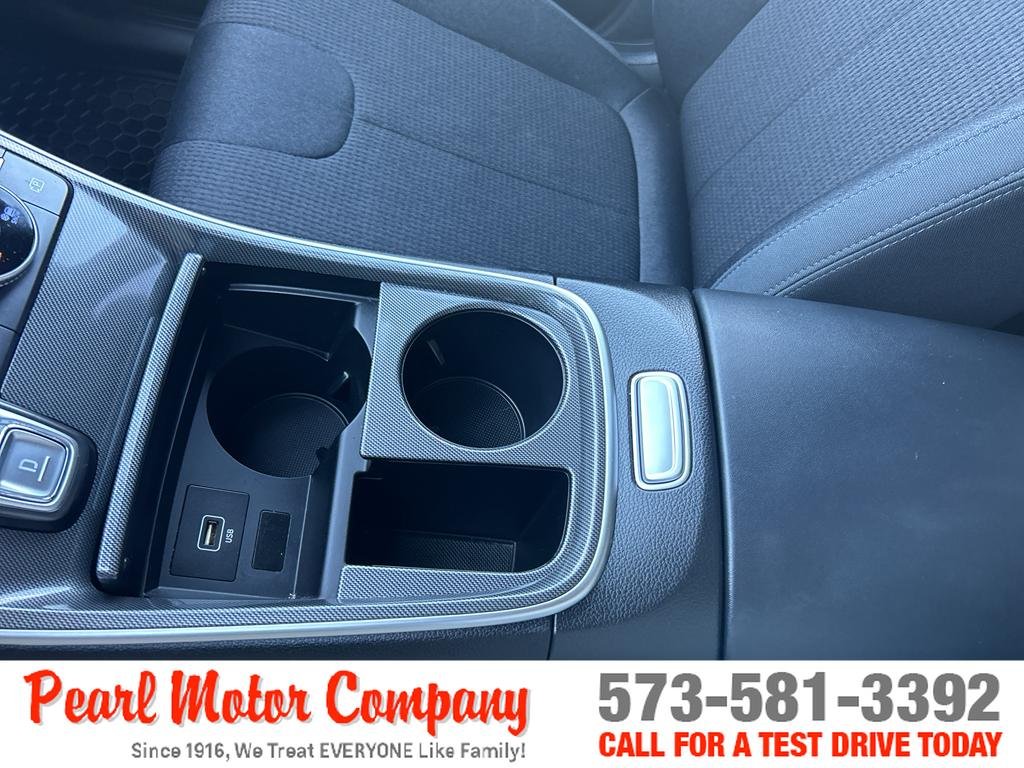 Used 2021 Red Hyundai SE image 19