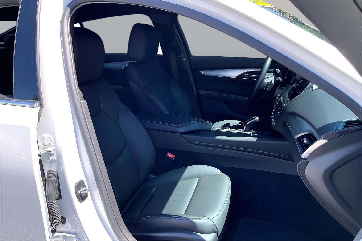 Used 2023 CRYSTAL WHITE TRICOAT Cadillac Luxury image 15