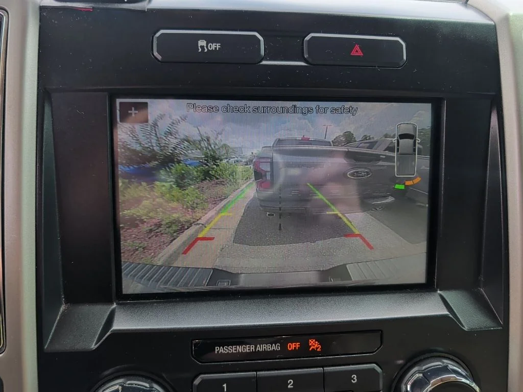 Used 2017  Ford Lariat image 9