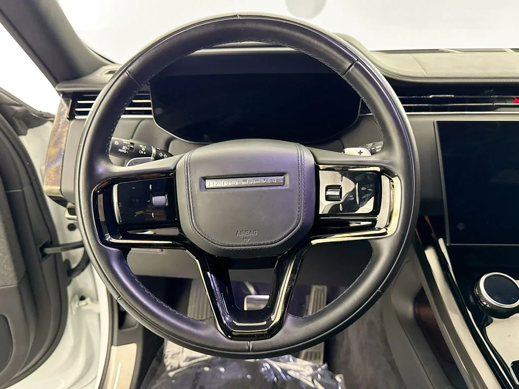 Certified Used 2023 White Land Rover SE Dynamic image 11