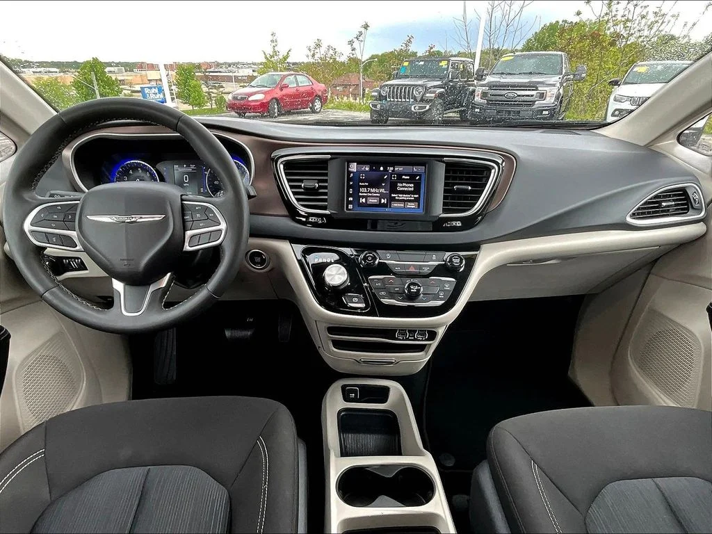 Used 2023 Black Chrysler LX image 10