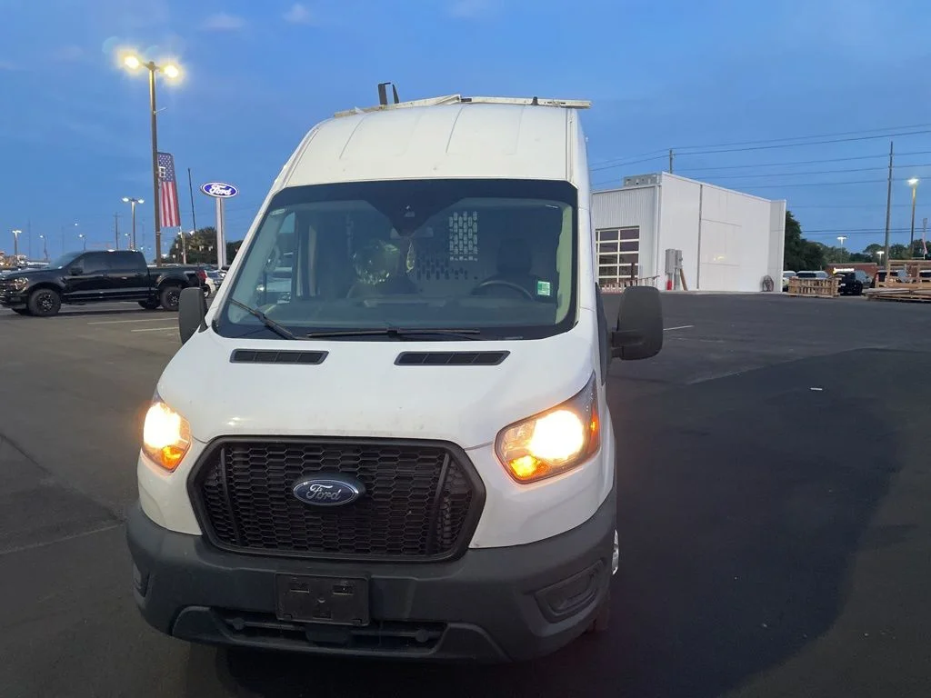 Used 2024 White Ford Base image 3