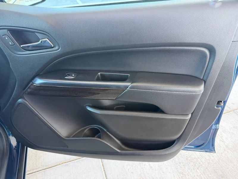 Used 2020 BLUE EMERALD METALLIC GMC 2WD SLE image 20