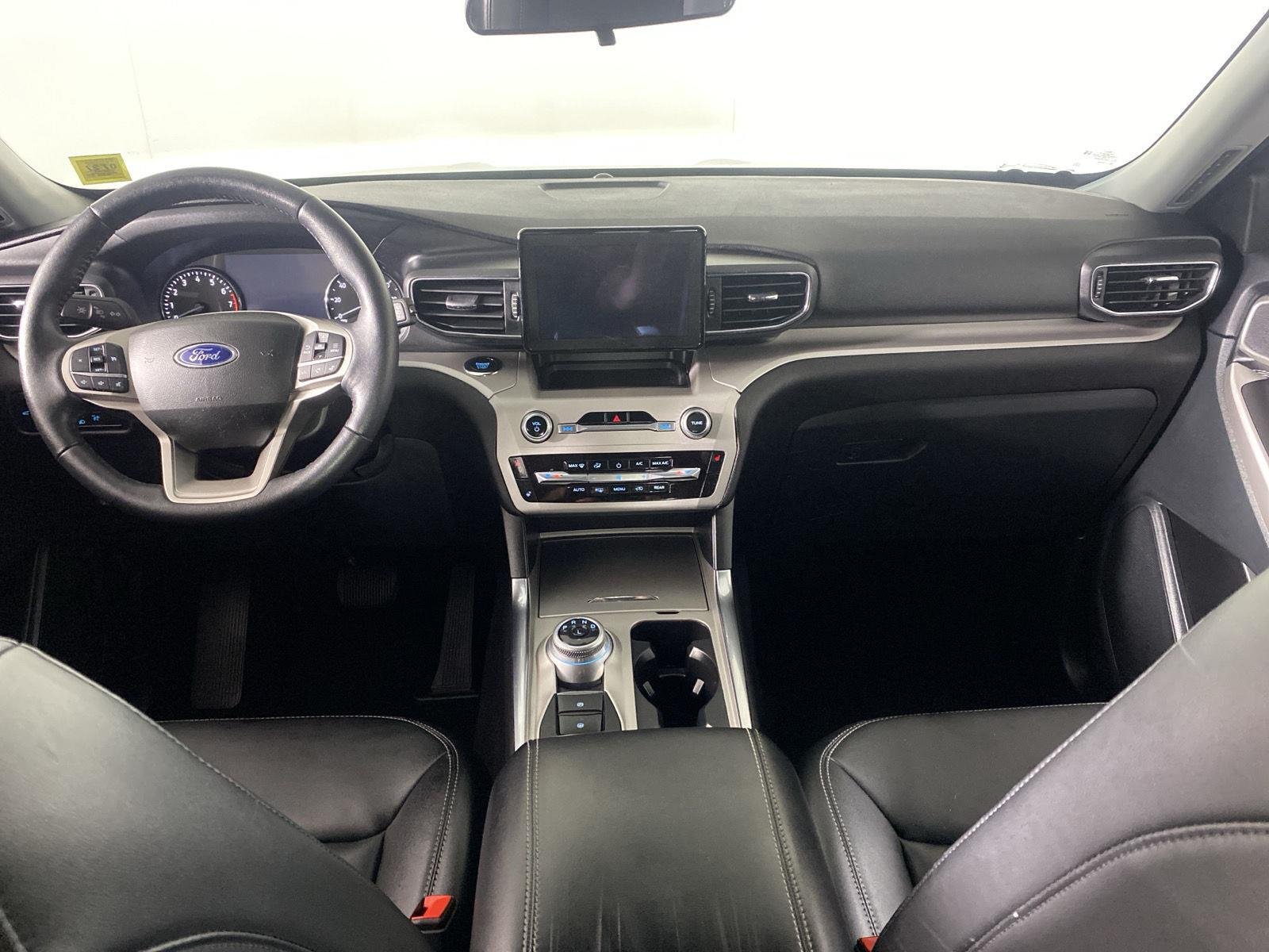 Used 2023 Agate Black Ford XLT image 2