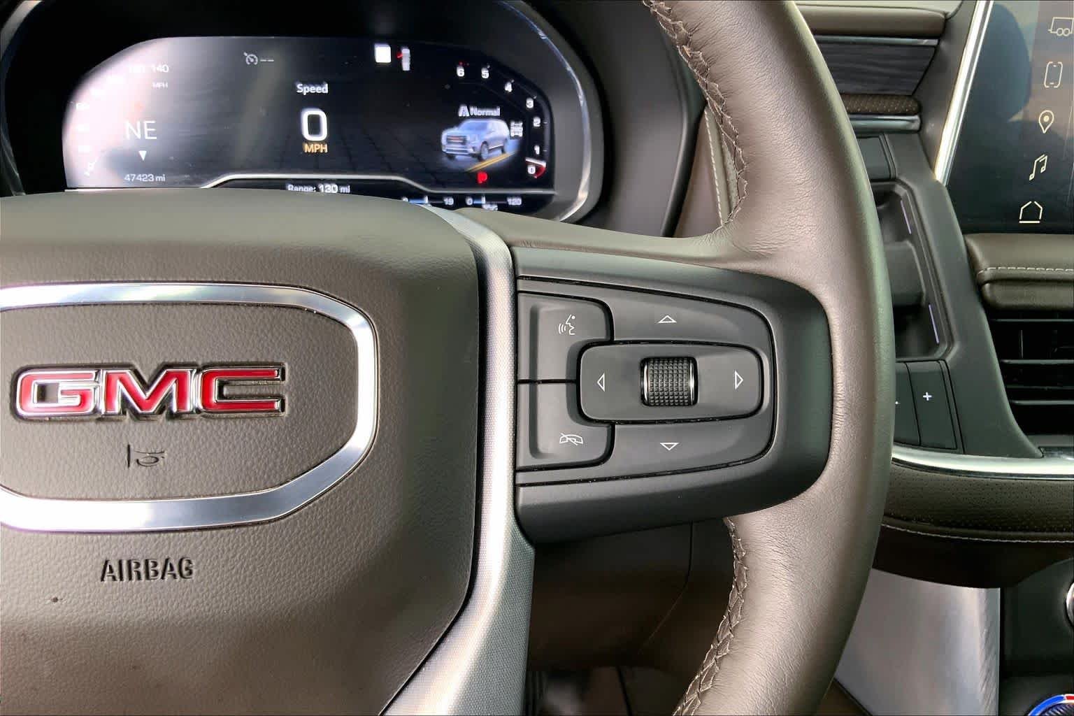 Used 2023 Pearl Beige Metallic GMC SLT image 26