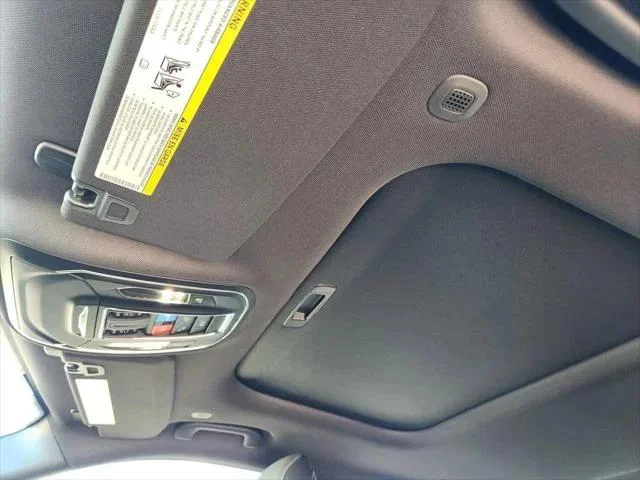 New 2026 Baltic Gray Metallic Clear-Coat Exterior Paint Jeep Laredo X image 18
