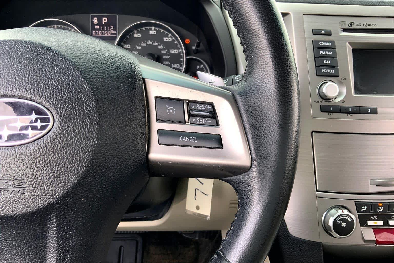 Used 2014 Satin White Pearl Subaru 2.5i Premium image 24