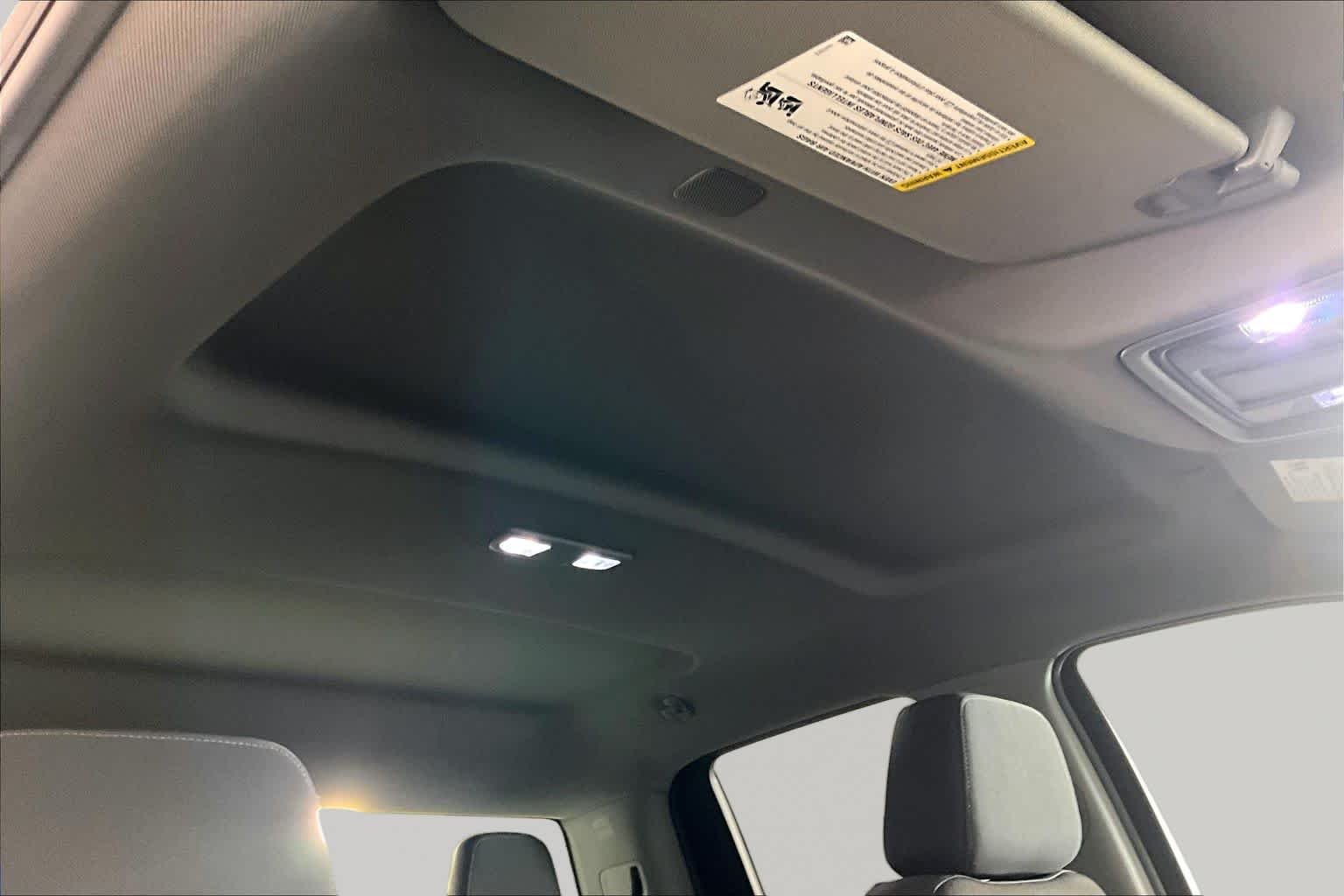 Certified Used 2021 SUMMIT WHITE GMC Elevation image 14