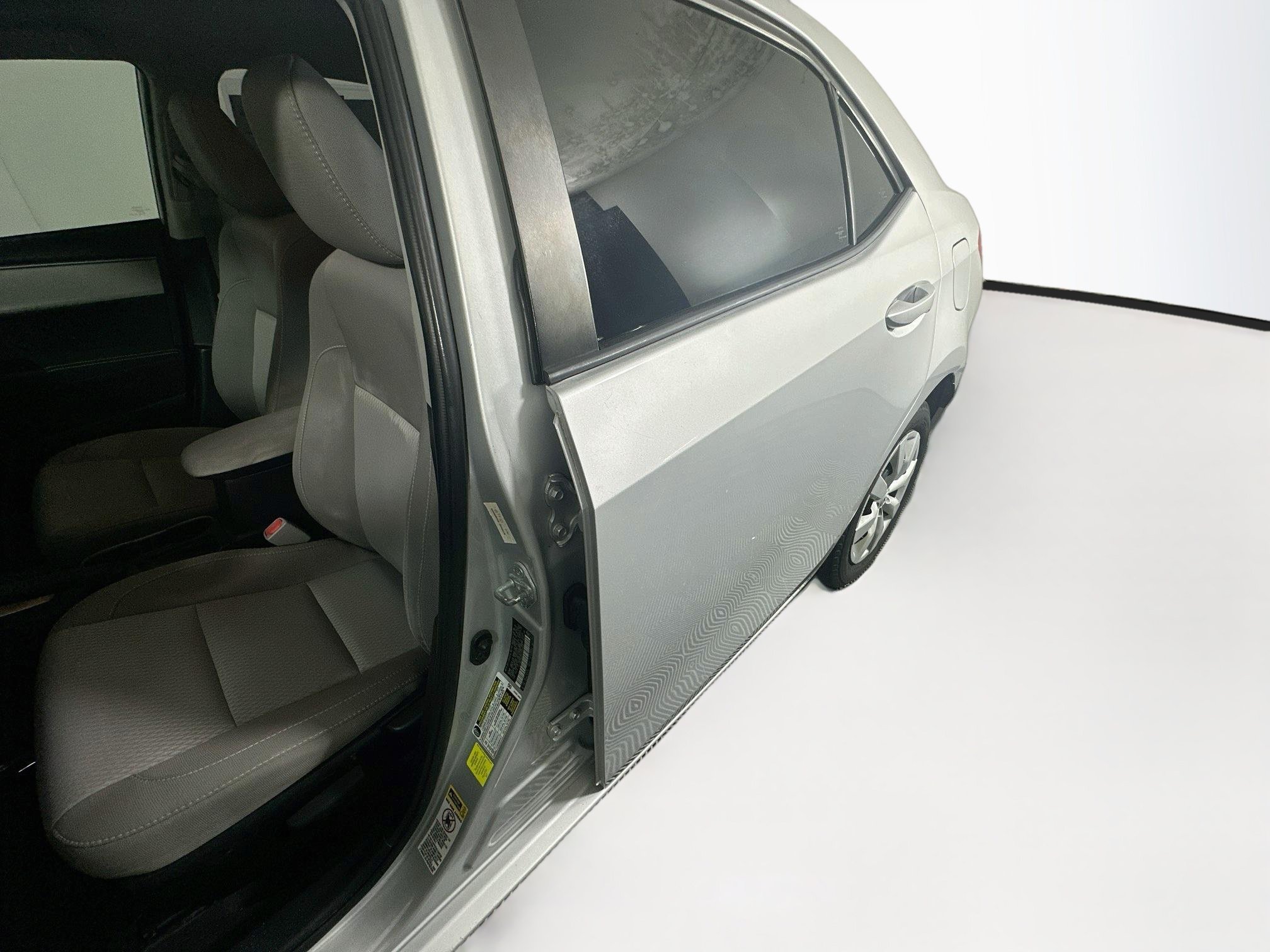 Used 2015 Classic Silver Metallic Toyota LE image 12