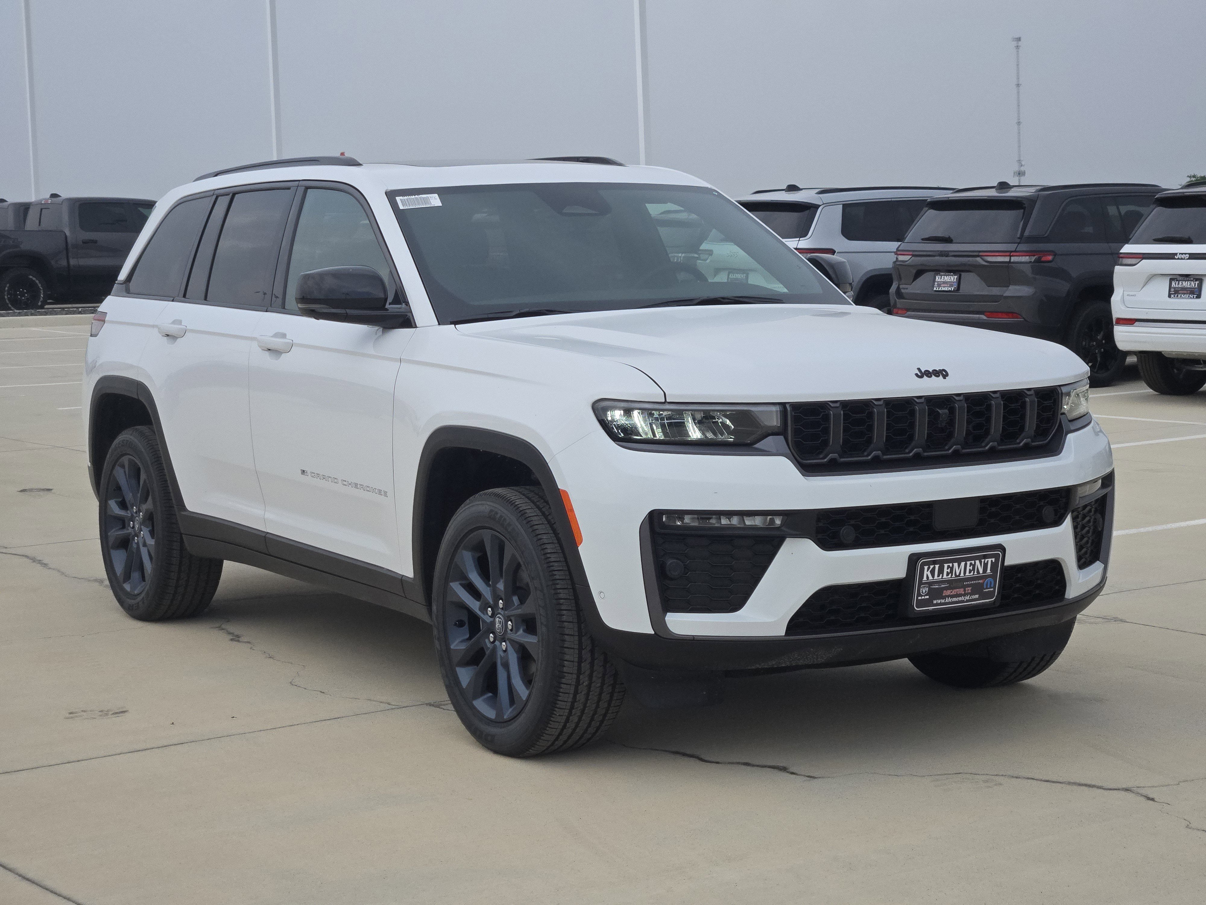 New 2026 Bright White Clear-Coat Exterior Paint Jeep 85th Anniversary Edition image 3
