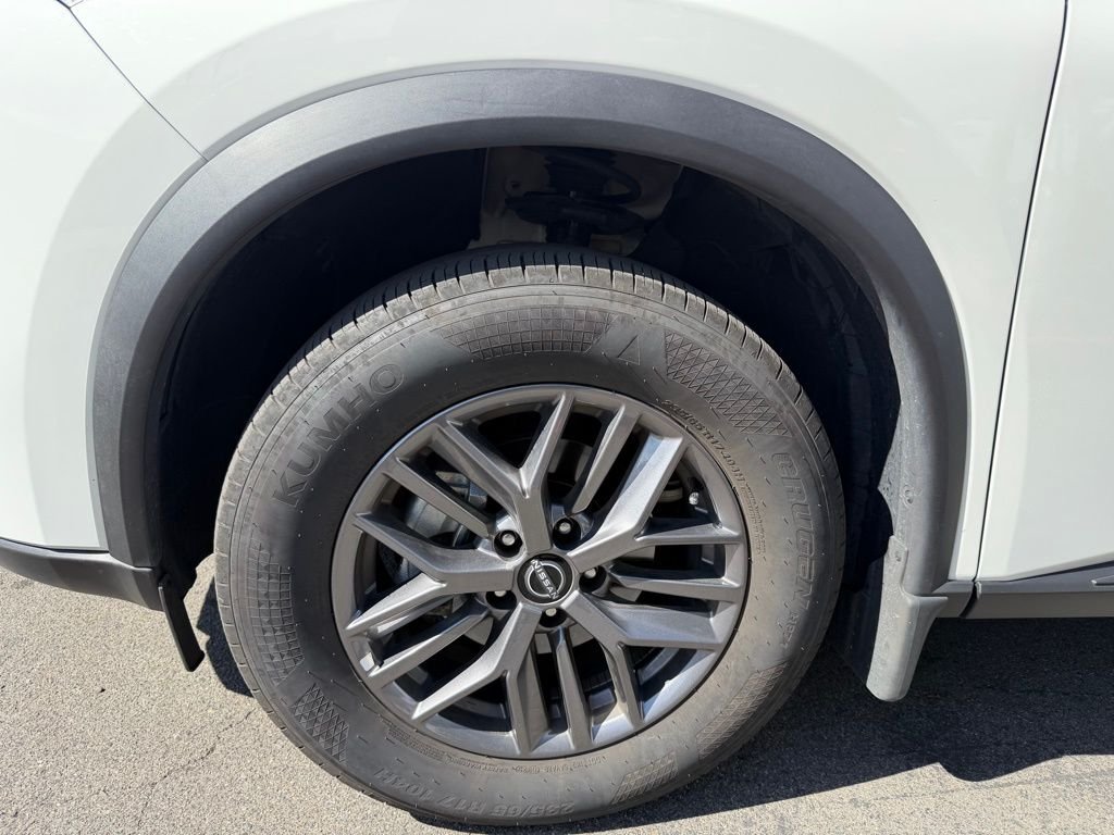 Used 2025 White Nissan S image 6