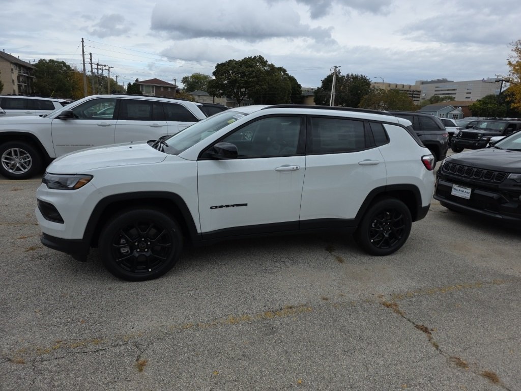 2026 Jeep Compass Latitude photo 3