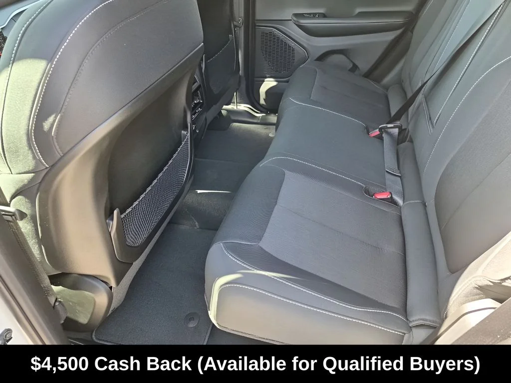 New 2026 Bright White Clear-Coat Exterior Paint Jeep Laredo X image 23