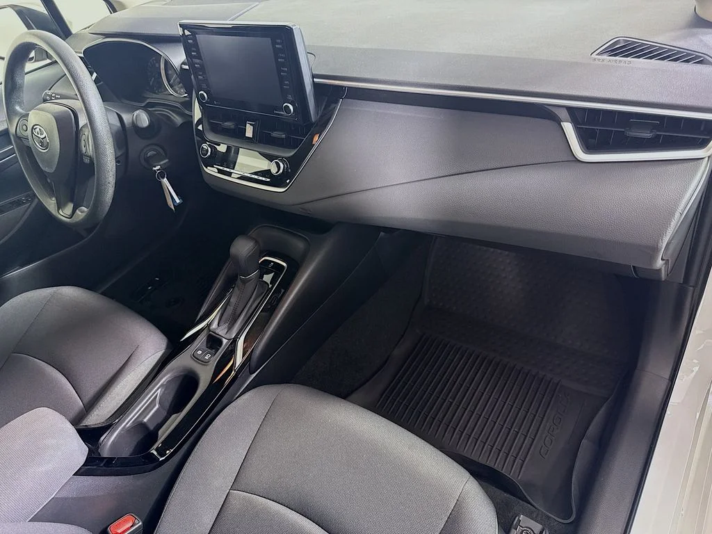 Certified Used 2022 Wind Chill Pearl Toyota LE image 27