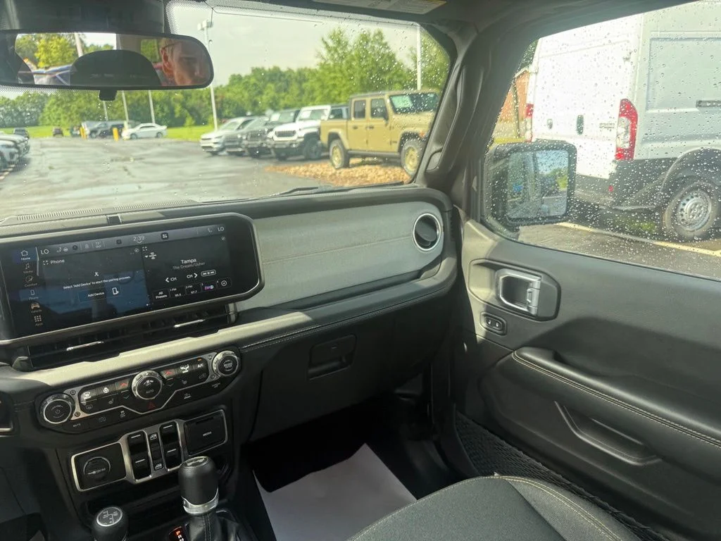 Used 2025 Gray Jeep Sahara 4xe image 42