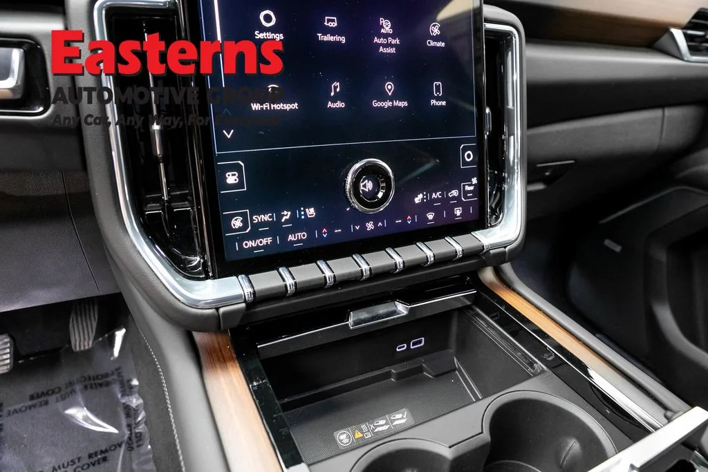 Used 2025 Silver GMC Denali image 20